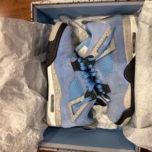 Jordan 4 Retro university blue